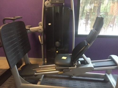 Technogym selection seated leg - seated,